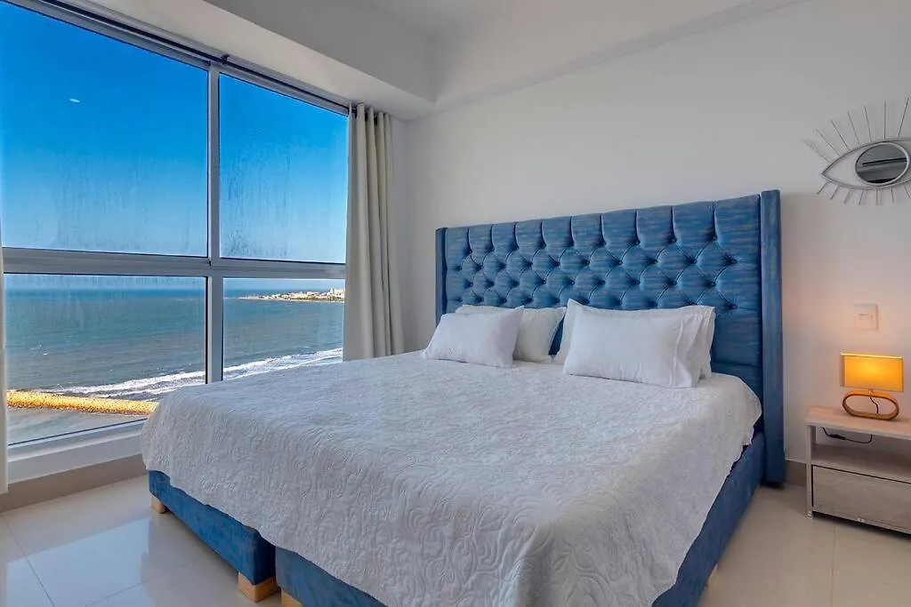 Moderno Apartamento En Frente De La Playa. Cartagena Colombia