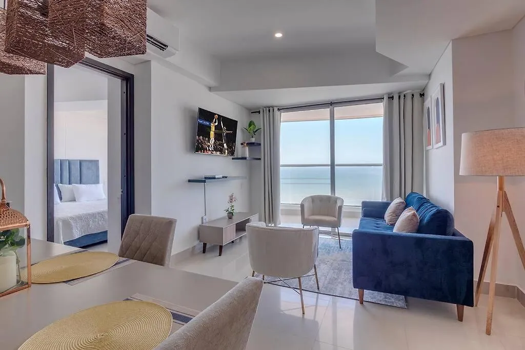 Moderno Apartamento En Frente De La Playa. Cartagena Apartment
