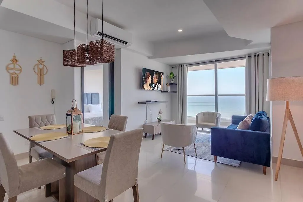 Moderno Apartamento En Frente De La Playa. Cartagena